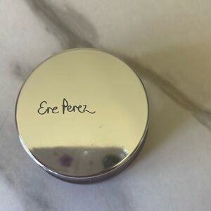 Ere Pérez blush in Hey